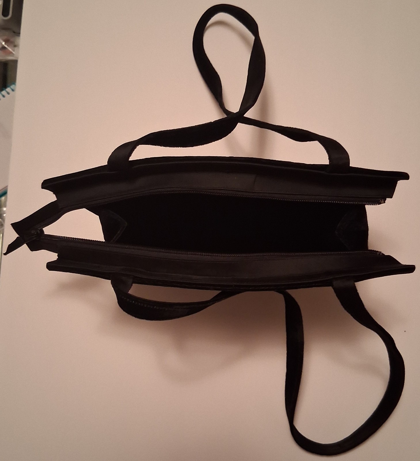 Borsa a mano Yves Saint Laurent in velluto nero