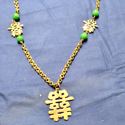 30'' lange goldfarbene & Jade ''Glück'' chinesische Halskette