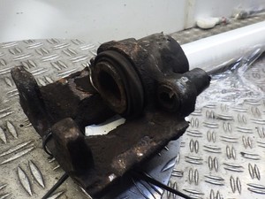 Bremssattel VW LT 28-46 II Kasten (2DX) 2.5 TDI 61kW 83PS hinten rechts  BBE