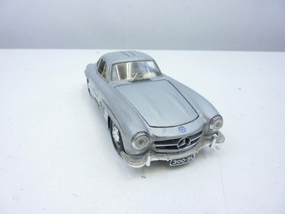 Burago  Modellauto 1:24 Mercedes-Benz 300 SL 1954