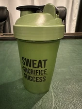 BlenderBottle Classic – 20 oz – Sweat Green – Authentic Shaker Bottle – Used