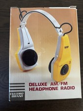 Vintage Electro Brand Deluxe AM/FM Headphone Radio Model 222 Yellow NOS Working