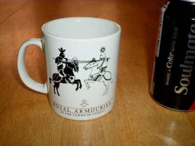 '' ROYAL ARMOURIES AT THE TOWER OF LONDON '', Ceramic Coffee Cup, VINTAGE ENGLAND
