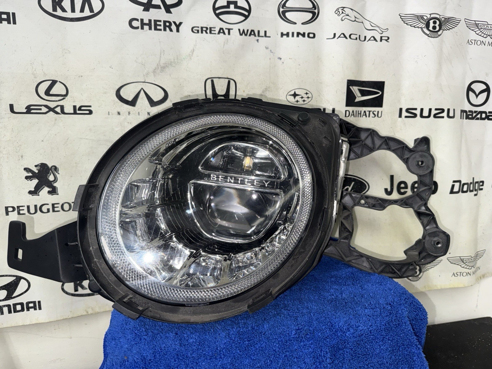 17-20 BENTLEY BENTAYGA  LED  HEADLIGHT ASSEMBLY OEM LEFT 36A.941.005.H