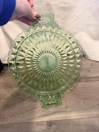 Jeanette Windsor Diamond Optic Green Uranium Glass Serving Cake Plate - GLOWS
