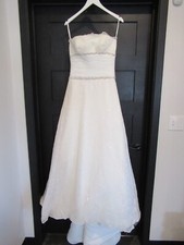 2 Be Bride Wedding Gown Ivory Size 8 Lace. Chiffon. Sequins Oh My !  Preowned