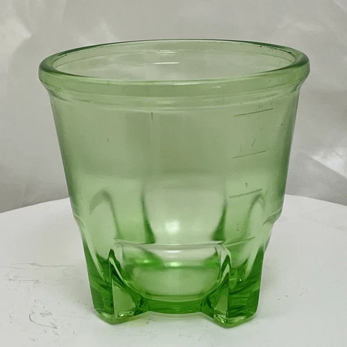 GREEN Uranium Glass Beater Rare Vtg Hazel Atlas Depression  Measuring 2 Cups