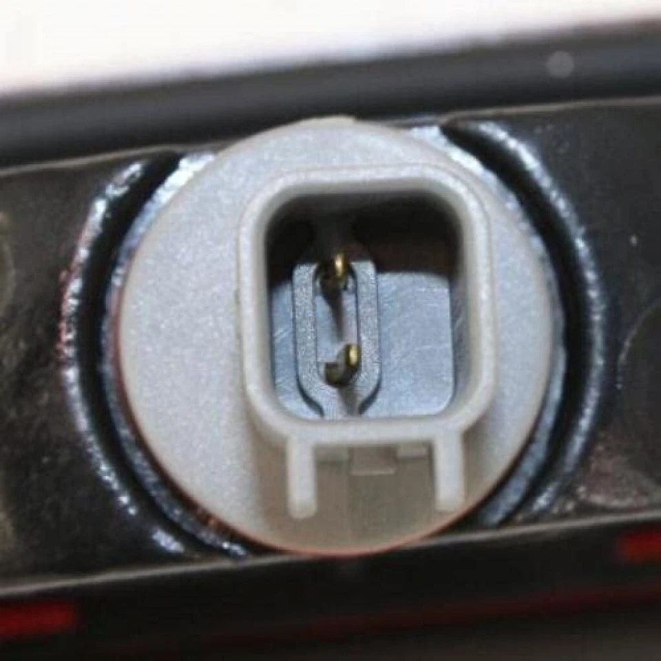 For 2001 2002 Dodge Caravan High Mount Stop Light Assembly CH2890102 - Image 3 of 3