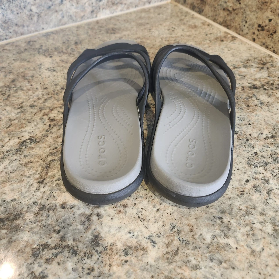 Sandalias Crocs para mujer 10W Meleen Twist NEGRAS deslizables de goma cómodas usadas en excelente estado Foto 4 de 4