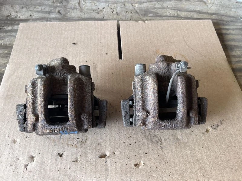 Par de pinzas conductor pasajero para BMW Z3 96-02 2 puertas Roadster 2,8 L Foto 2 de 4