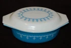 VINTAGE Pyrex Blue Snowflake Garland Casserole With Cover 043 1,5 Qt. USA 1970's
