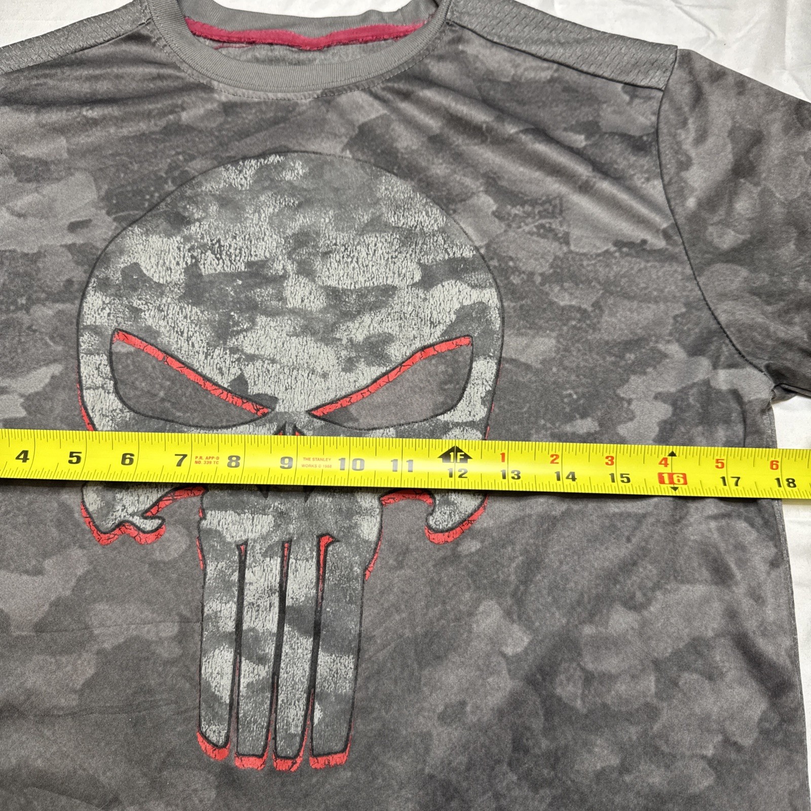 Marvel Punisher Shirt Mens Small Gray Camo Skull Graphic Athletic T-Shirt Gym image 3