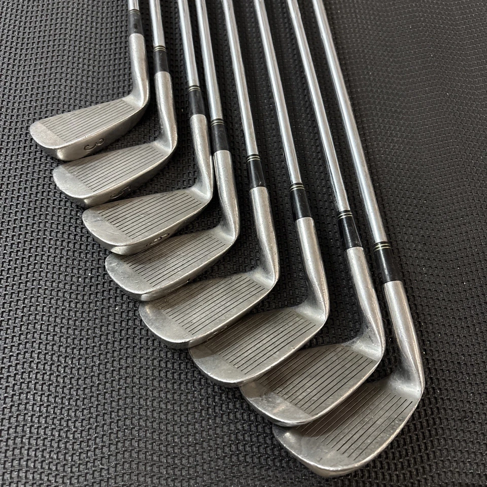 Set of 8 MIZUNO Silver Cup Blade Golf Irons 3,5,6,7,8,9, PW&SW - RH Red Letters - Image 3 of 4