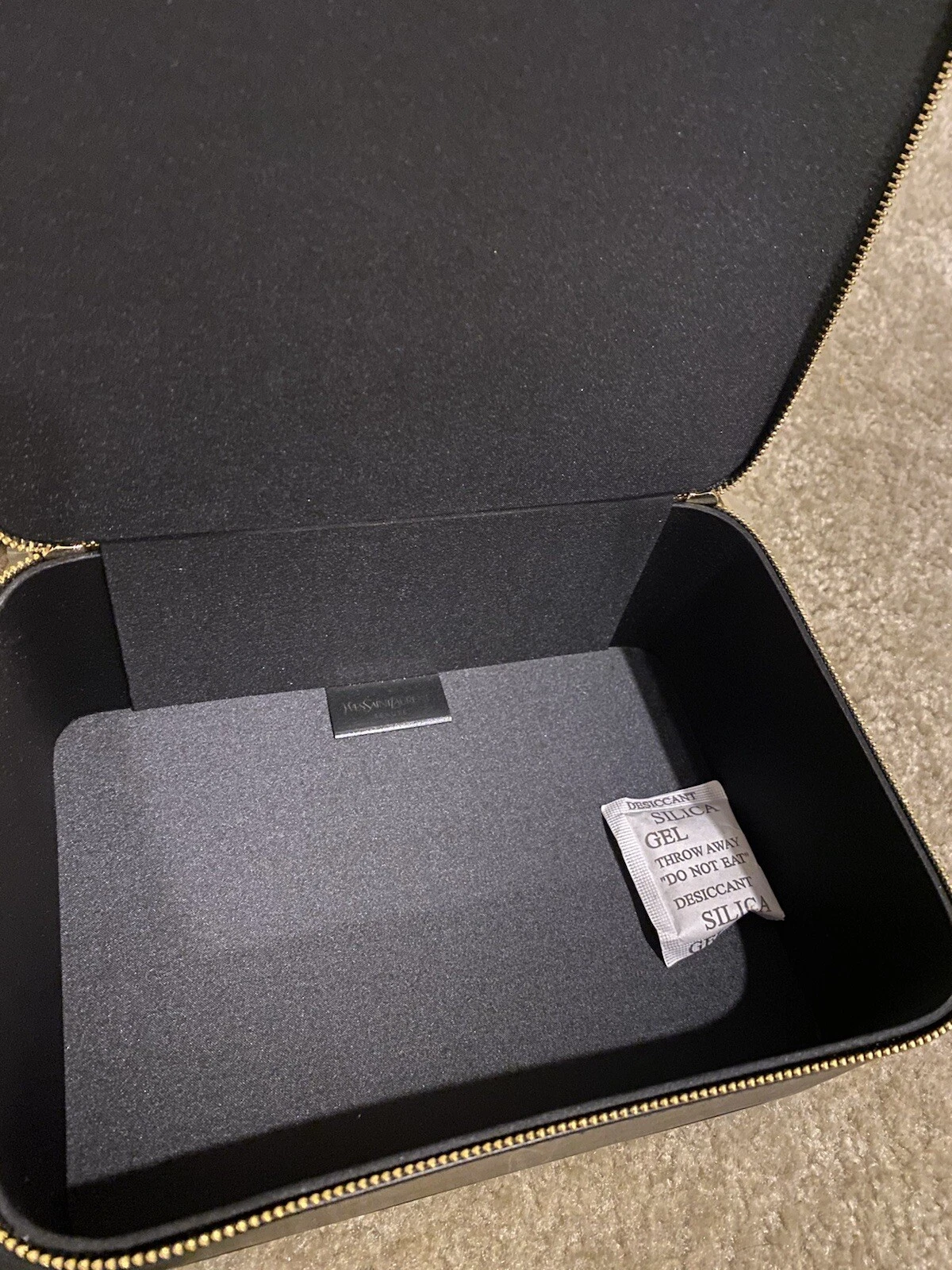 SAINT LAURENT (YSL) NUOVO YSL Yves Saint Grande Nero Vanity