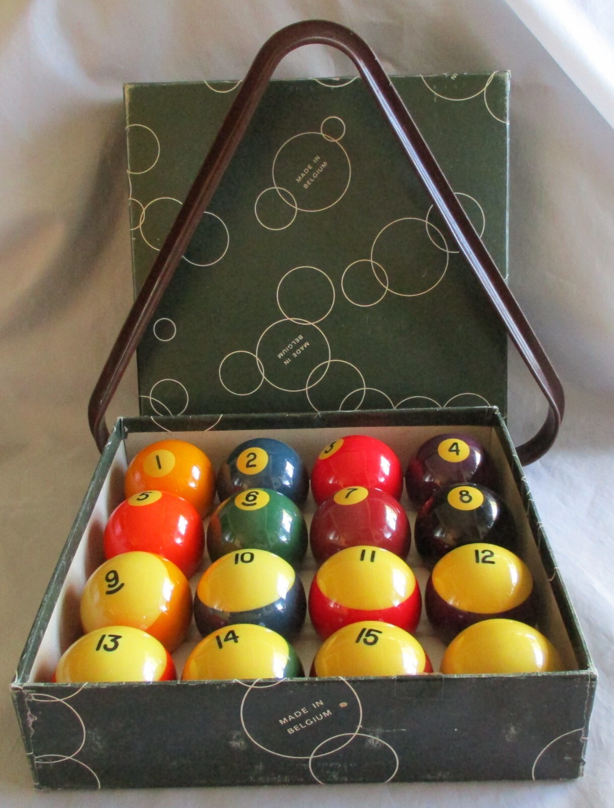 VTG. ARAMITH BELGIUM FULL SET POOL/BILLIARD BALLS 2 1/4” WITH RACK