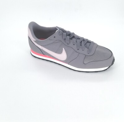 wmns nike genicco
