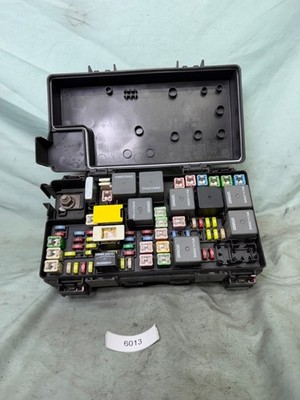 2010 Town Country Caravan Journey TIPM Fuse Relay Box Under Hood 04692305AF