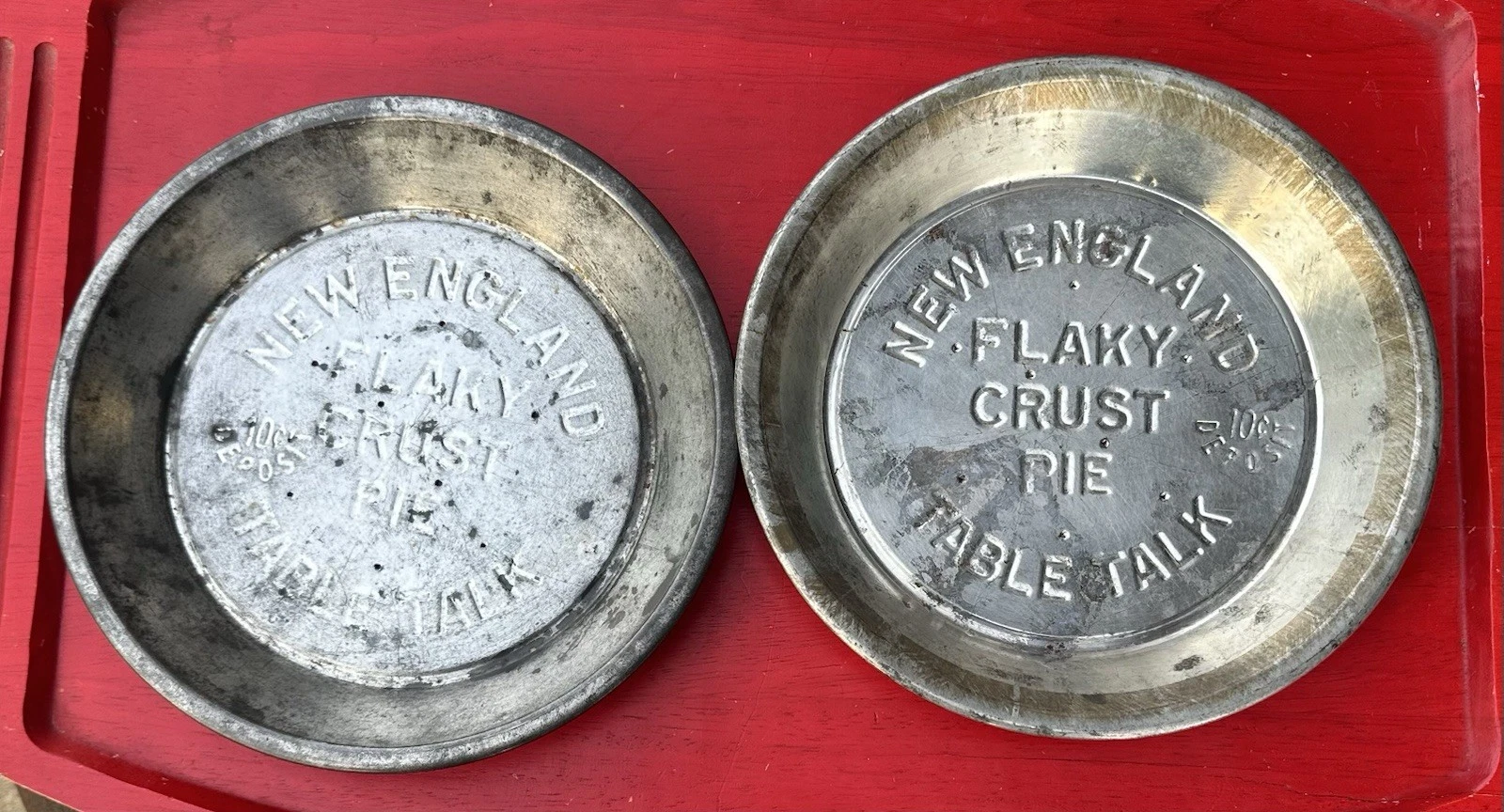 Vintage Table Talk New England Flaky Crust Pie Pans Metal 9.5" Tin Pie -2 Pans