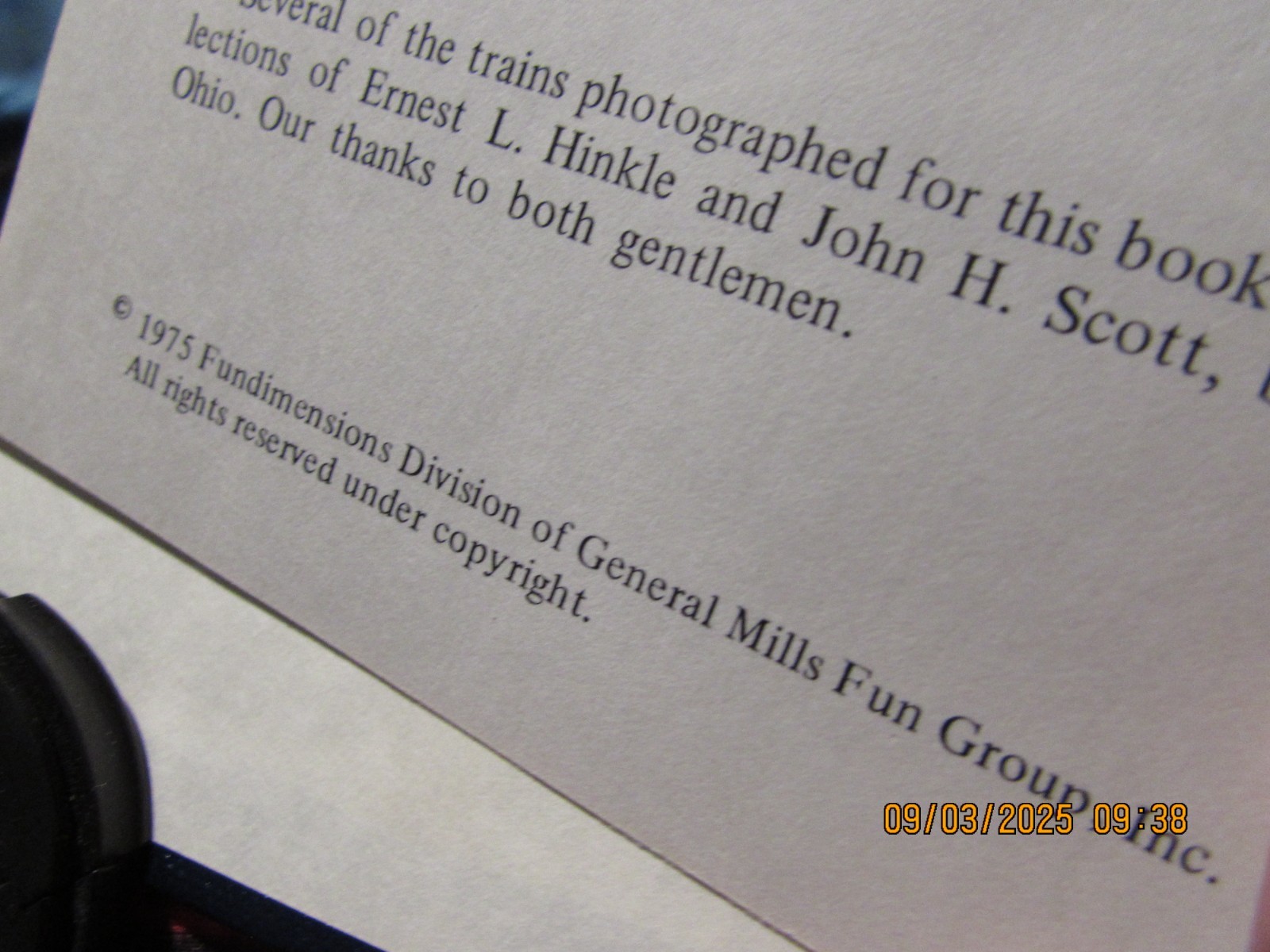 1975 LIONEL TRAIN BOOK, ON THE RIGHT TRACK