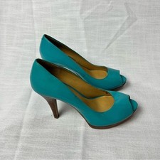 Vintage Y2K Nine West Leather Peep-Toe Wooden Heels Size 5