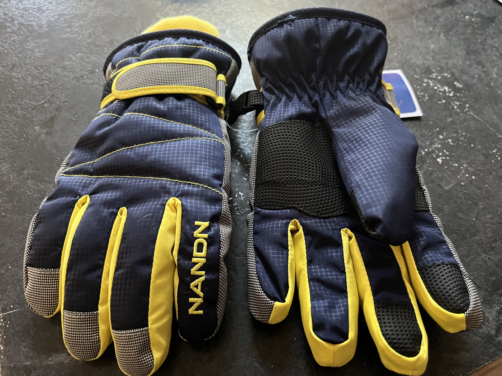 Brand New Kids Snowboarding gloves