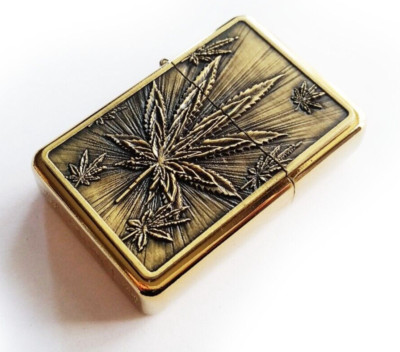 Hash Leaf Gravur Fuel STAR Gold Feuerzeug mit Geschenkbox - KOSTENLOSE GRAVUR