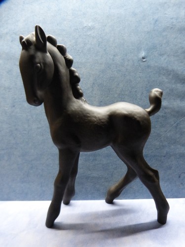 27164. Pferd dunklbraune Keramik 33 cm Wormser Terra Sigillata beschädigt
