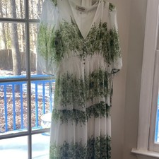 Taylor Green and White Floral Dress Size 12/10. New With Tags.