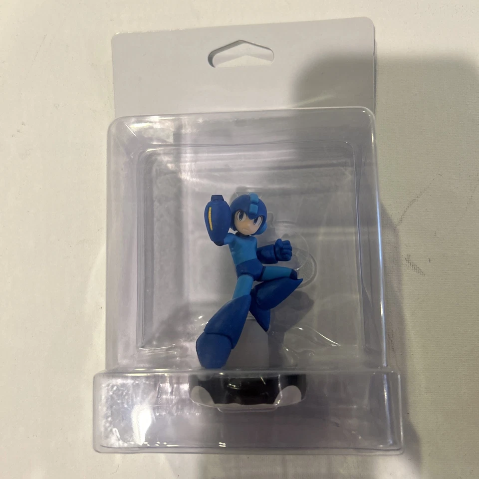 Paquete de réplica de mini figura y casco Mega Man Rockman - Coleccionables Capcom Nuevo Foto 2 de 4