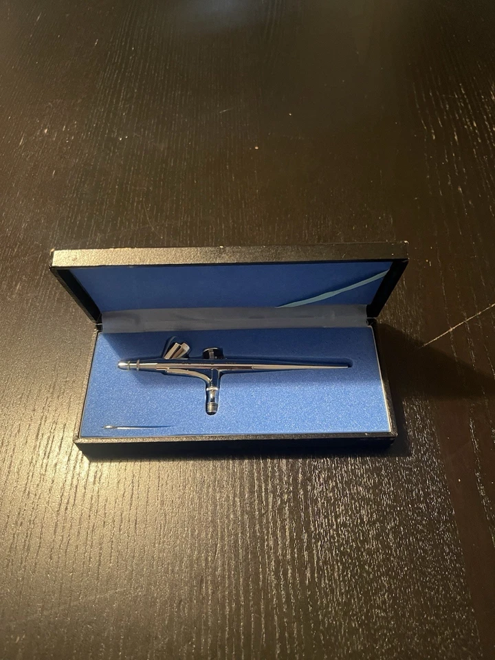 Iwata HP-SB Airbrush – Model HP-SB with Original Box – Excellent Condition - Image 2 of 2