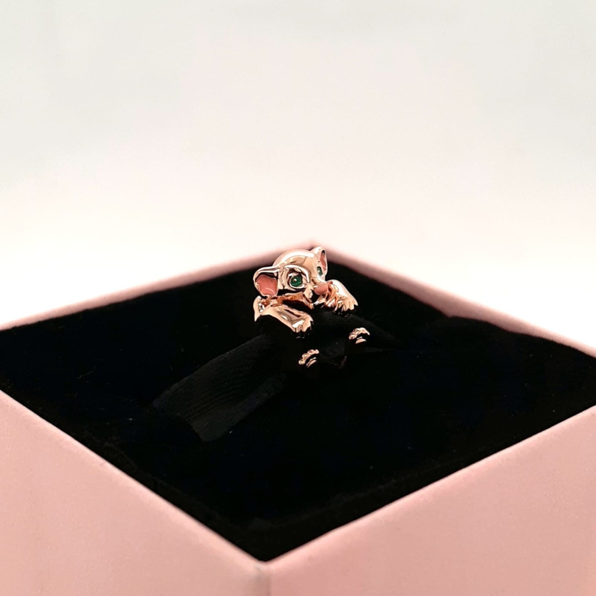 GENUINE PANDORA x DISNEY The Lion King Nala Charm 783250C01