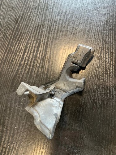 BMW 3 E90 E91 2011 Gummidichtung Motorraum 7182062 GSD37566