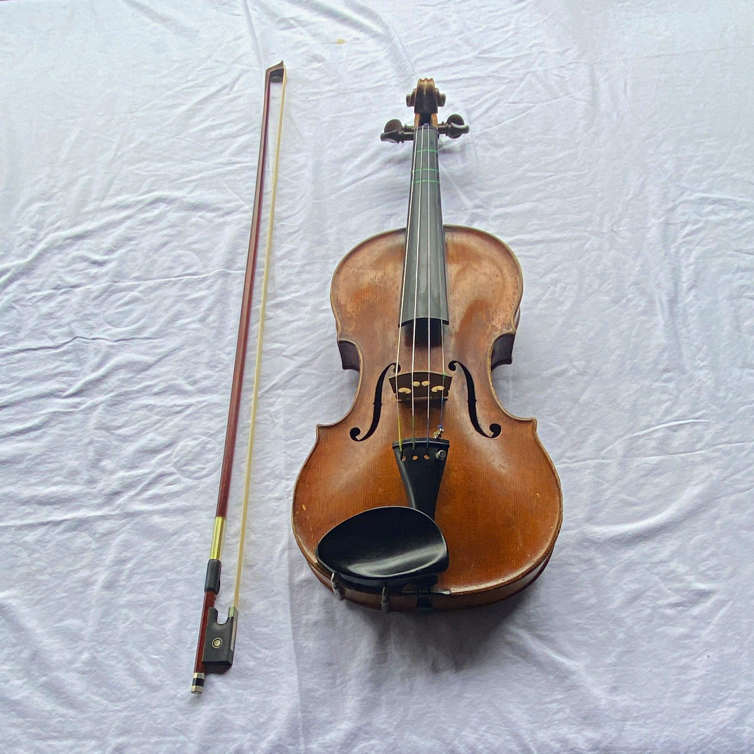 4/4 Acoustic Violin 4-String Brown Varnish Right-Handed Chinrest w/ Bow