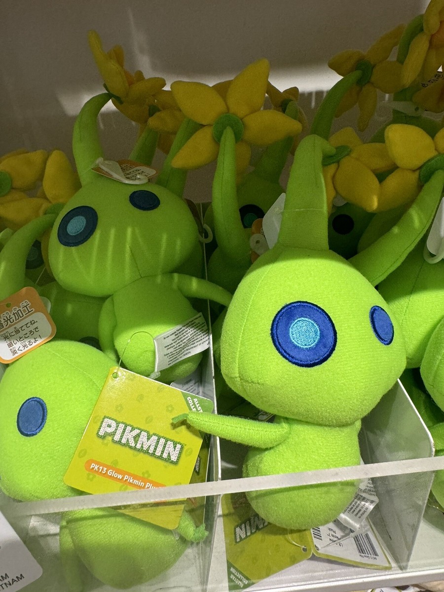 Nintendo World NY New York Pikmin LTD Glow Pikmin 7