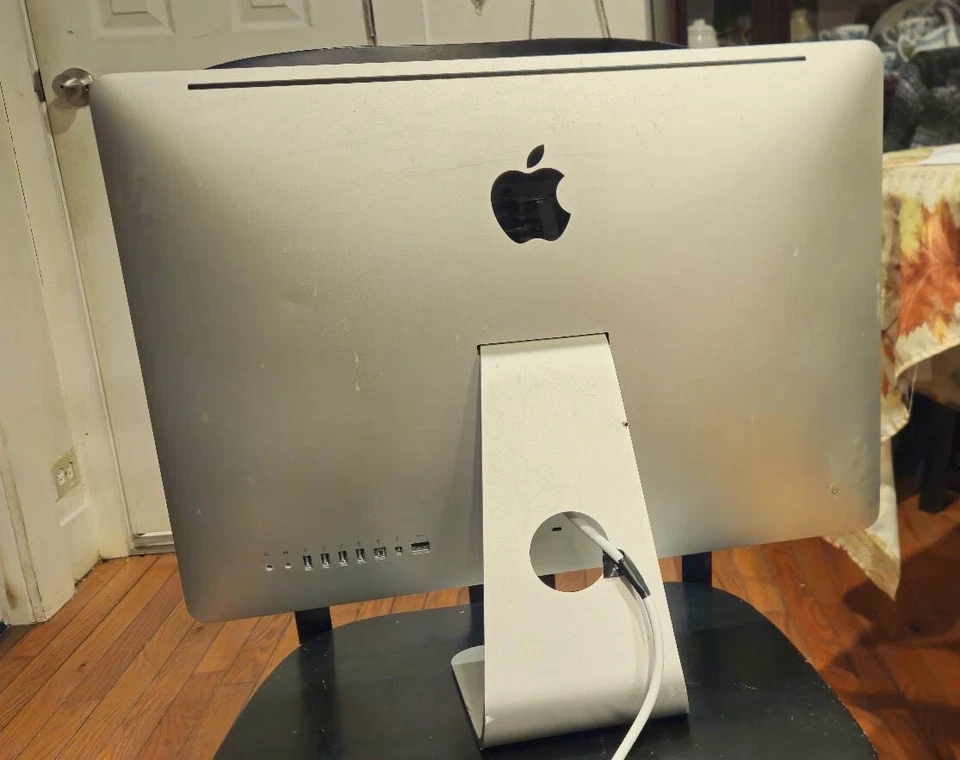 2016 Apple  iMac 21.5" Intel Core i5 2.3GHz 4GB RAM 500GB SSD. - Image 3 of 4