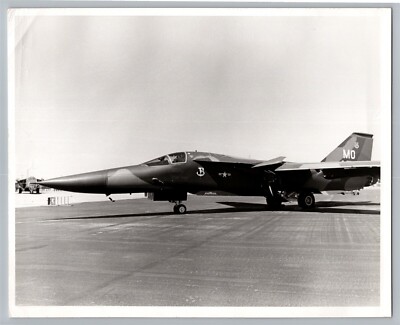 Aviation USAF General Dynamics F-111 Aardvark B&W Official Photo #2 C10