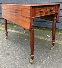 Good Quality Victorian Mahogany Pembroke Table / Drop Dining Table With Key