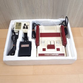 Nintendo Famicom Japanese Console boxed with 6 games 1983 CIB *US DUTY PAID