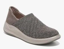 New!!! Women’s Bzees Triumph Slip On Shoes Sz 8.5 M
