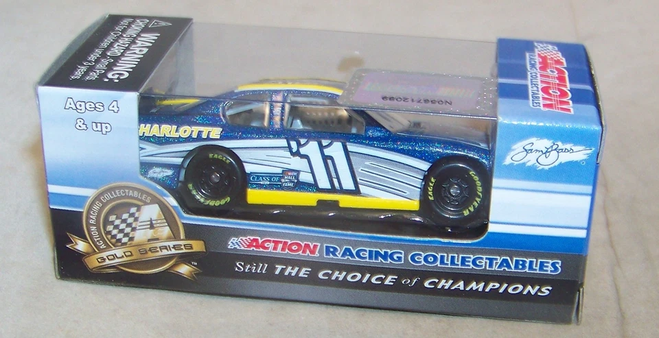 1:64 ACCIÓN #'11 SALÓN DE LA FAMA DE NASCAR NHOF CLASE DE 2011 DAVID PEARSON HOF NIB Foto 2 de 3