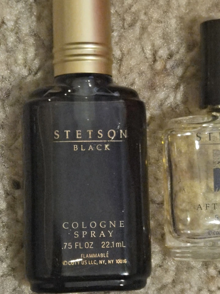 ocho botellas de Stetson Colonge o colección Aftershave Foto 2 de 4
