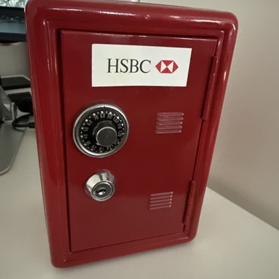HSBC Safe Spardose Zifferblattschloss rot OHNE SCHLÜSSEL Bank Bank Banking schrullig 1990 s retro sehr guter Zustand