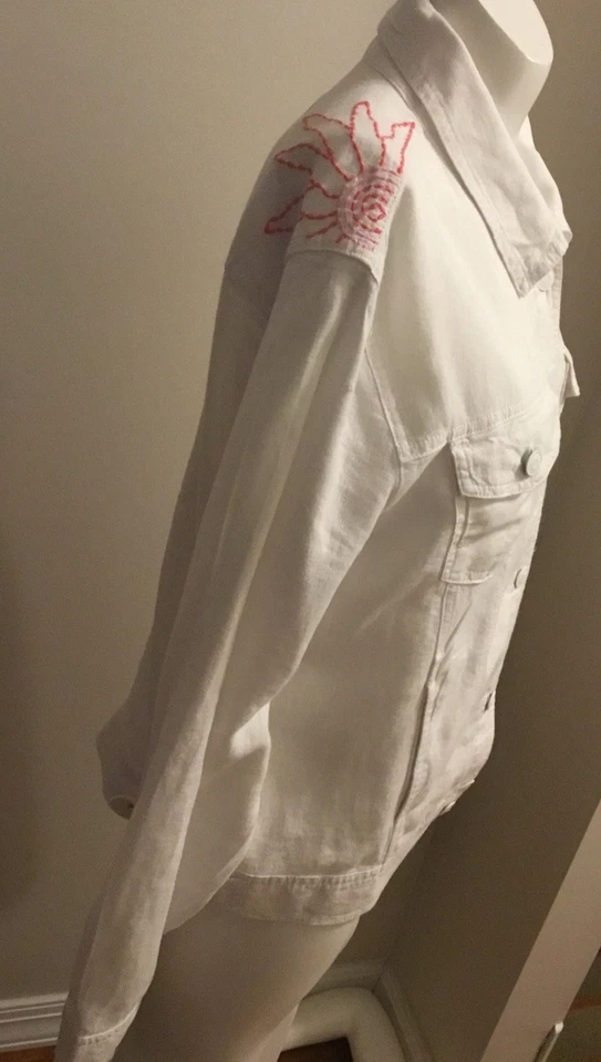 C&C California Jacket Womens Sz.M White& Red Embroidery,Linen Blend Pockets NWOT - Image 2 of 4