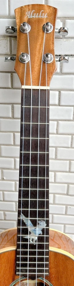 Alulu Solid Acacia Koa Tenor Ukulele, eagle inlaid HU689 - Image 4 of 4