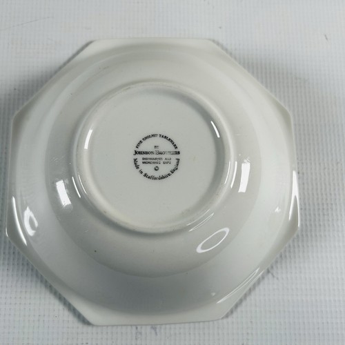 Set of 4 Johnson Brothers HERITAGE WHITE 6-7/8" Cereal Soup Bowls England - Picture 4 of 6
