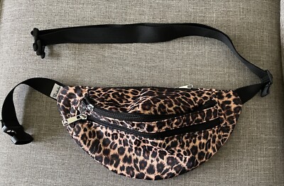 New w/o Tags - WODODO Crossbody Fanny Pack with 3 Zipper pockets - Animal Print