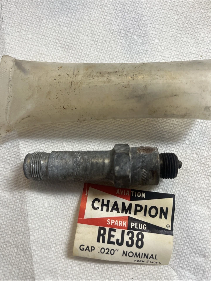Champion Spark Plugs REJ38 Used - Image 2 of 4