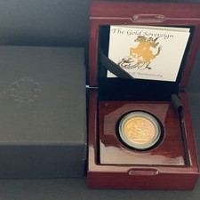 2021 Full Gold Sovereign in a  Luxury Wooden Case