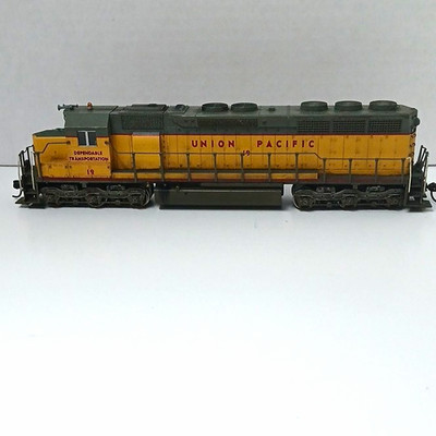 KATO HO Scale EMD SD45 Union Pacific Railroad #19 Diesel Locomotive DC Weathered
