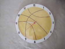 Hechinger Wanduhr, gelb, batteriebetrieben, Quarzwerk